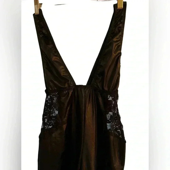 Shiny Catsuit with Faux Leather Look. Size XL - Picture 3 of 8